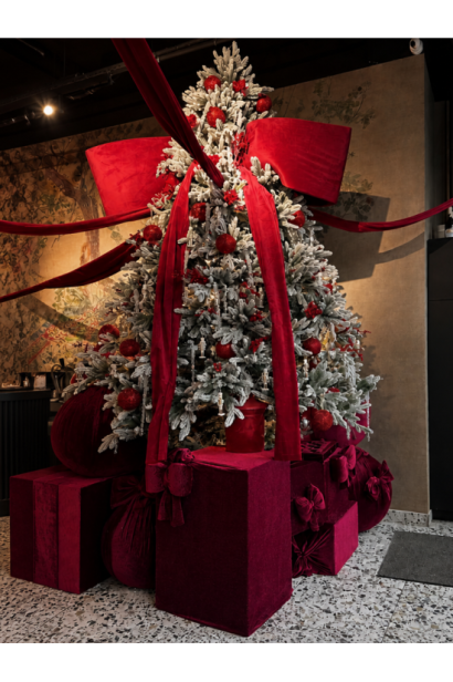 Un Noël Enchanté · închiriere brad 210 cm