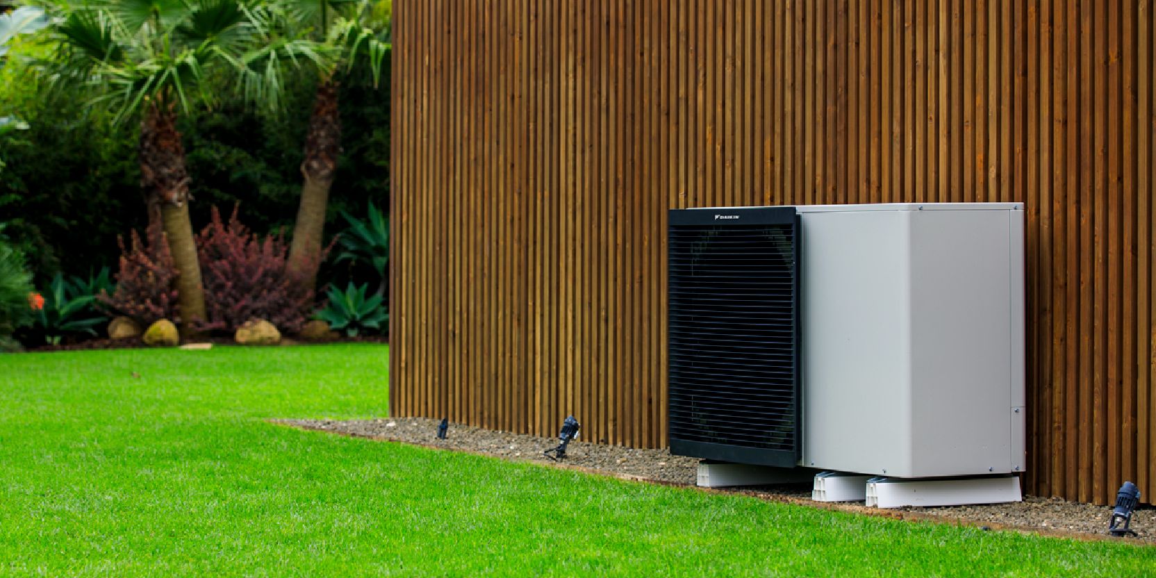 Pompă de căldură Daikin Altherma 3 M EBLA11DW1 11 kW monobloc încălzire și răcire